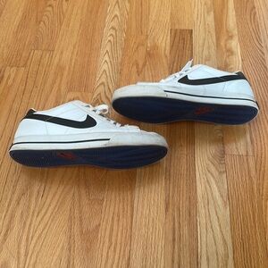 Men’s Nike Sneaker Size 10